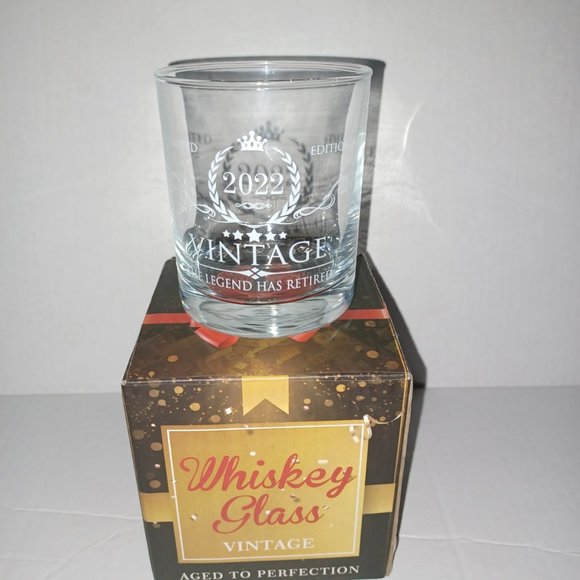 VINTAGE  WHISKEY GLASS (THE LEGEND HAS RETIRED) - Picture 8 of 11